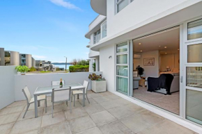 Luxury by the Lake - Taupo Holiday Home